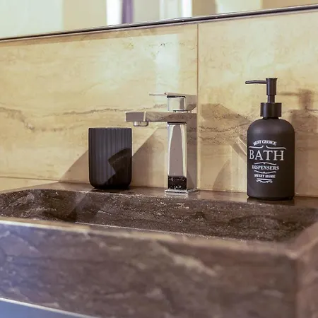 Bed & Breakfast Sarchi Grantola